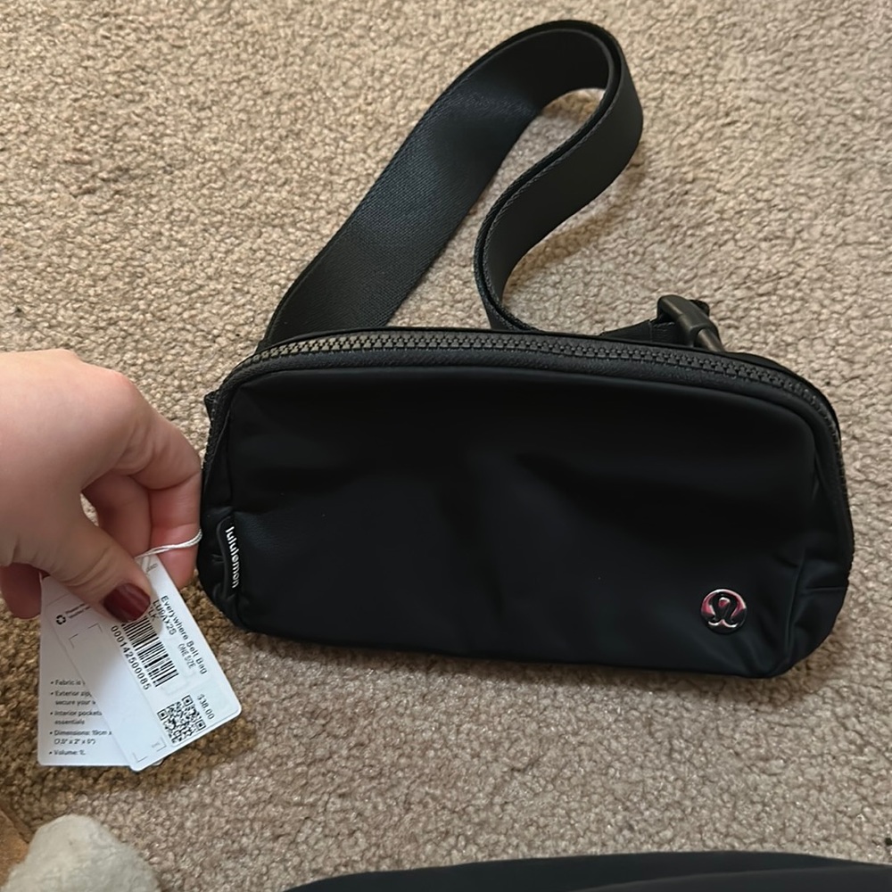 Lululemon everywhere belt bag